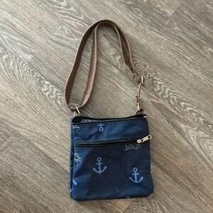Anchor crossbody